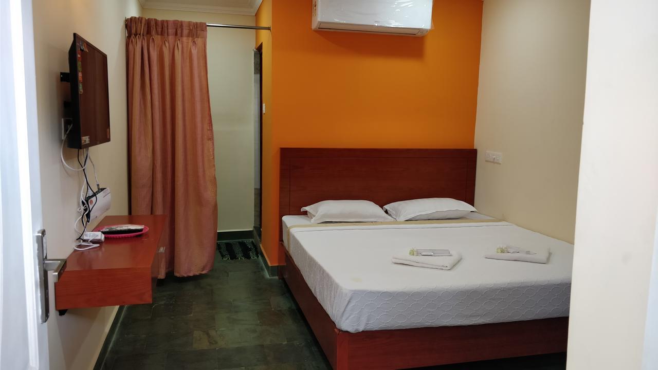 King Park Hotel Pondicherry Bagian luar foto