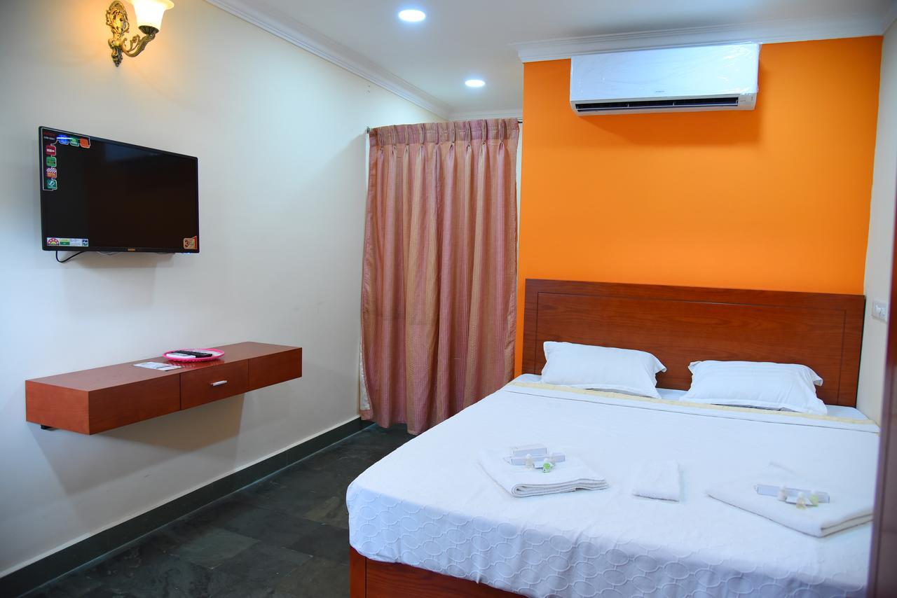 King Park Hotel Pondicherry Bagian luar foto