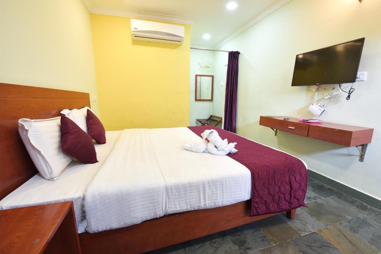 King Park Hotel Pondicherry Bagian luar foto