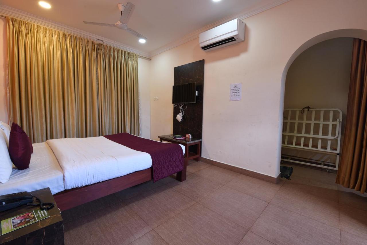 King Park Hotel Pondicherry Bagian luar foto