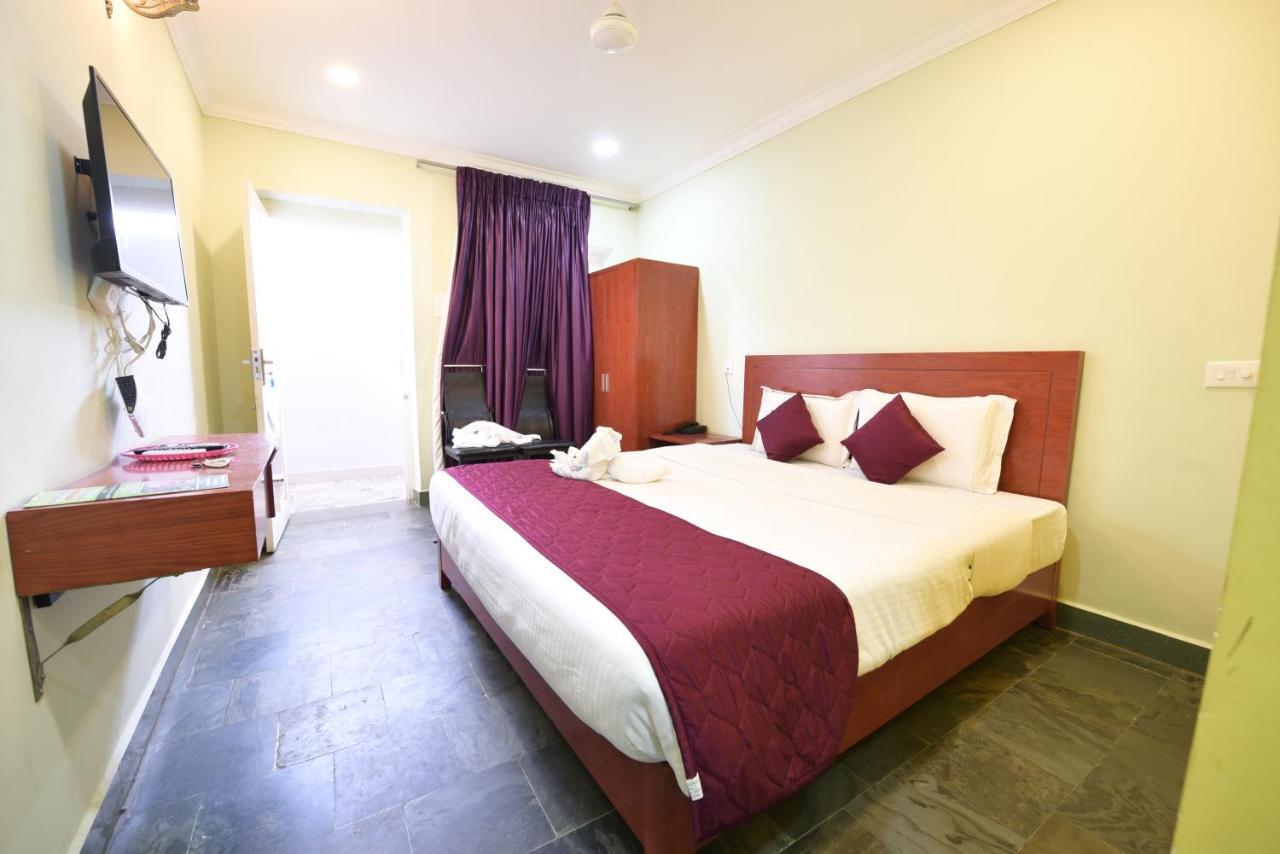 King Park Hotel Pondicherry Bagian luar foto